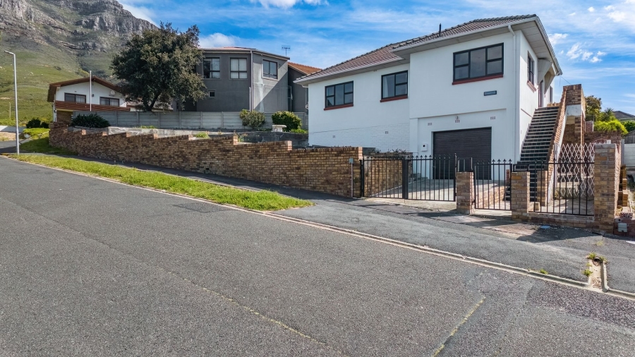 To Let 3 Bedroom Property for Rent in Walmer Estate Western Cape